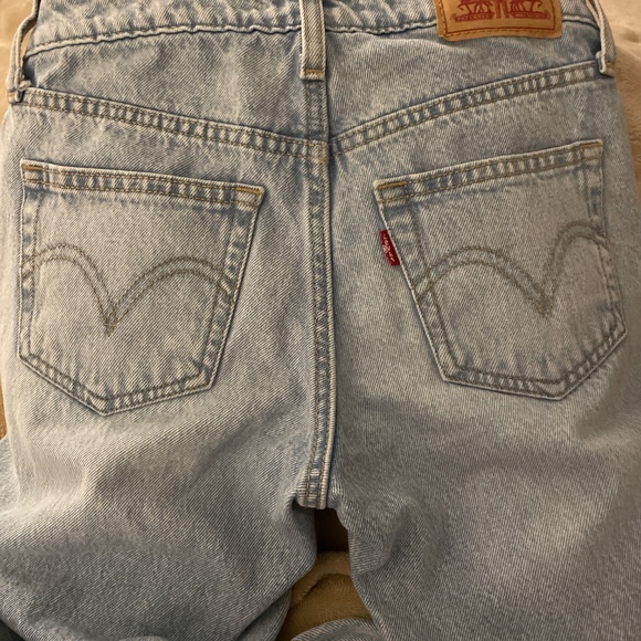 Levi’s SuperLow 23’ - Picture 3 of 4